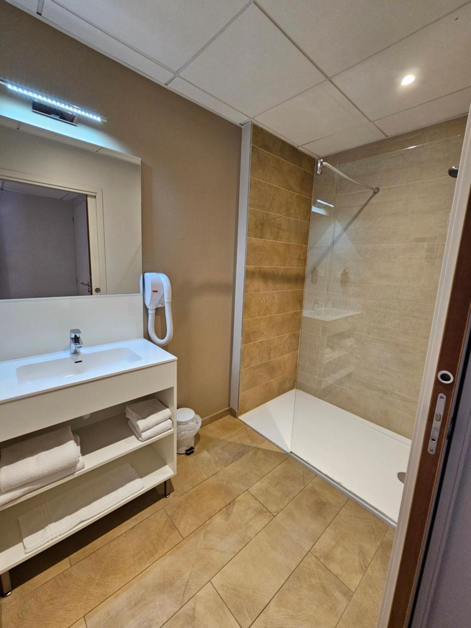 Ibis Styles Villeneuve Sur Lot Exterior photo