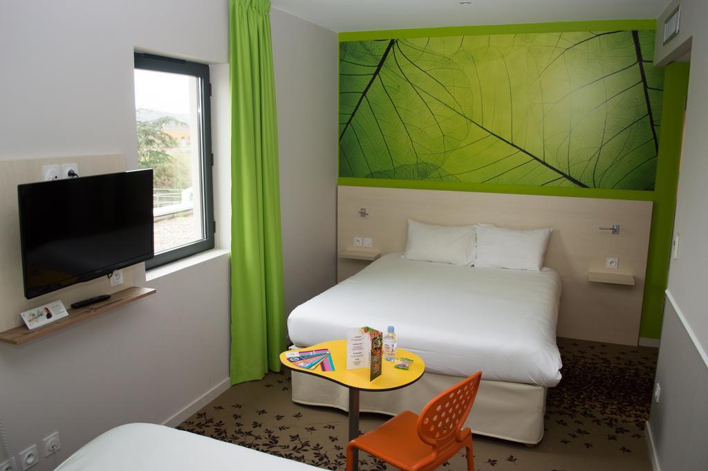 Ibis Styles Villeneuve Sur Lot Exterior photo